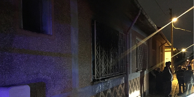 'Renksiz hayatıma renk katmak istiyorum' dedi kaldığı evi yaktı