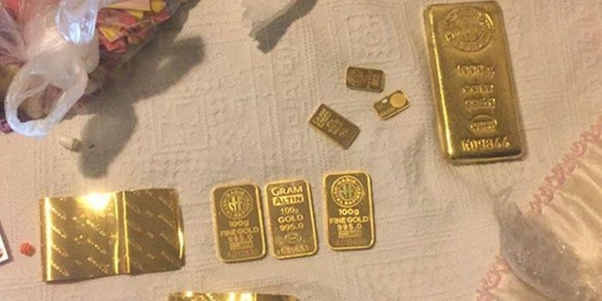 Morgda cenaze beklerken külçe altınları çalındı