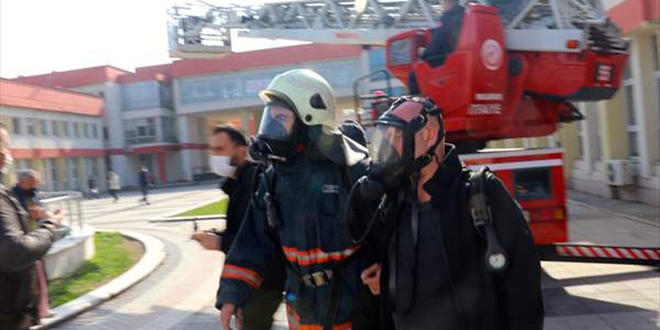 Valilikte polisin biber gazı patladı, soruşturma başlatıldı