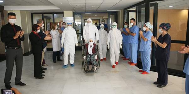 101 yaşındaki 'Fatma nine' 5 günde koronayı yendi