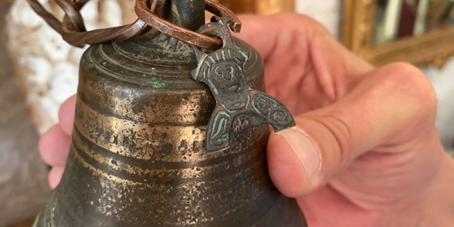 Ayasofya'ya ait olduğu düşünülen 2 bin yıllık çanı hurdacı buldu, incelemeye alındı