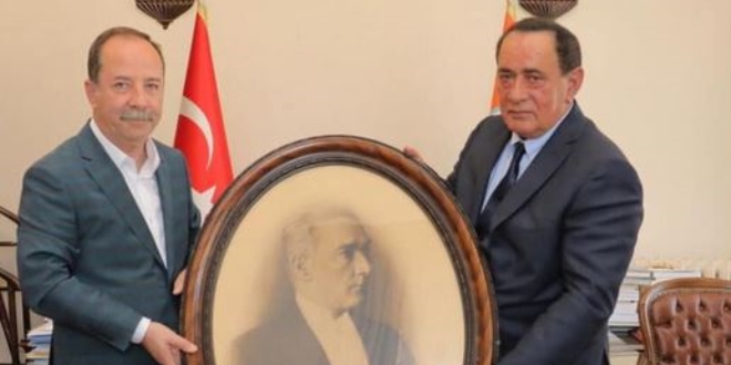 Alaattin Çakıcı'dan CHP'li Belediye Başkanı'na ziyaret