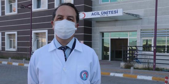 Prof. Dr. Şener'den 'iki maske takın' tavsiyesi