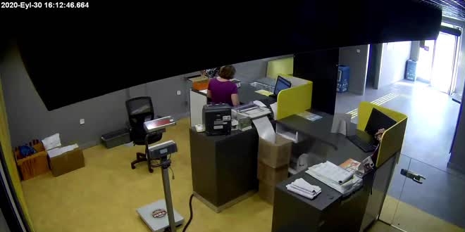 Antalya'daki PTT �ubesini soyan san���n rahat tav�rlar� kamerada