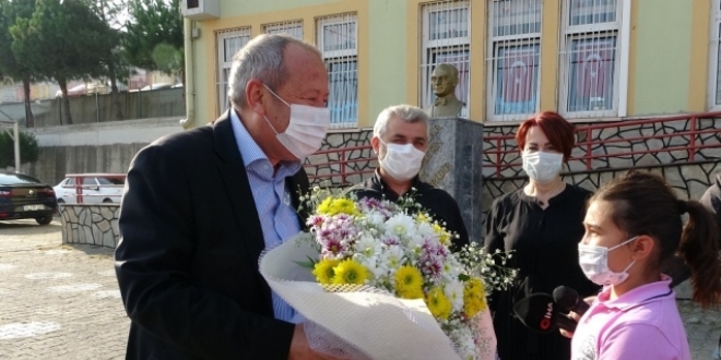 İlkokul öğrencilerinin çektikleri kliple yaptıkları okul bahçesi isteği karşılık buldu
