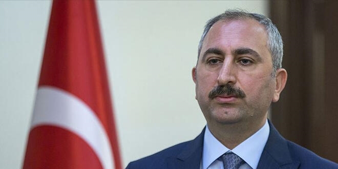 Bakan Gül: Charlie Hebdo dergisi utanç sayfalarına her gün bir yenisini ekliyor