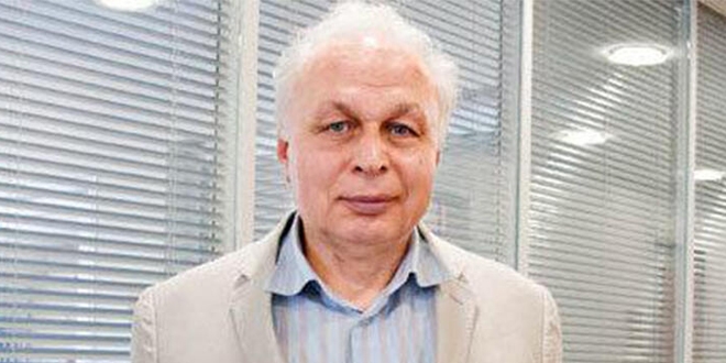 Ekonomi profesörünü, bankacı numarasıyla çarptılar!