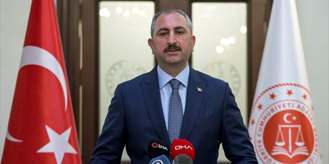 Bakanı Gül: Charlie Hebdo için gerekli girişimler başlatıldı