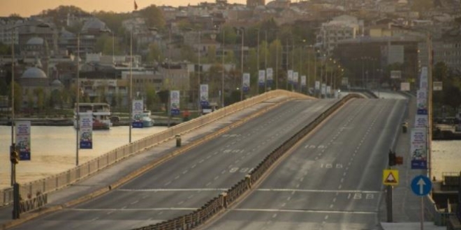Bakan Koca: Sokağa çıkma kısıtlaması düşünmüyoruz