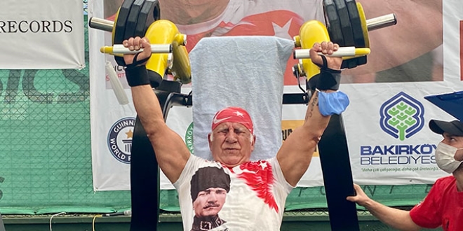29 dakikada 97 ton ağırlık kaldırdı; 71 yaşında tarih yazdı