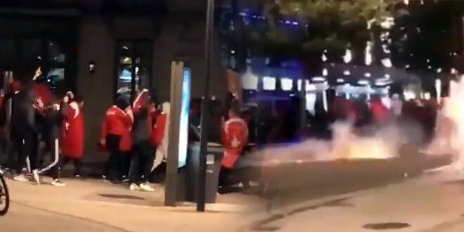 Fransa'da Ermeni eylemcileri protesto eden Türklere polis müdahalesi