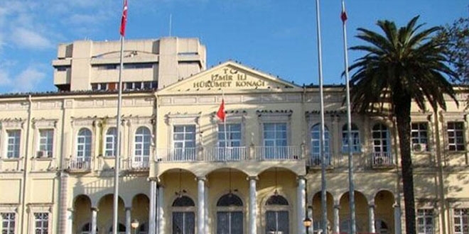 İzmir'e girişler kapatıldı