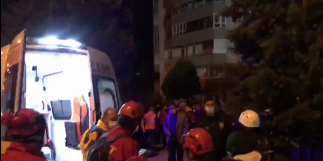 İzmir'de deprem enkazından bir kişi daha çıkarıldı
