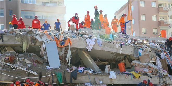 zmir'de 484 art deprem kaydedildi