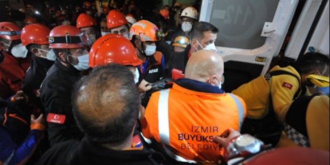 Enkaz altından market kasiyerinin naaşı çıkarıldı