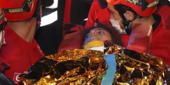 14 yaşındaki İdil, 58 saat sonra enkazdan sağ çıkartıldı