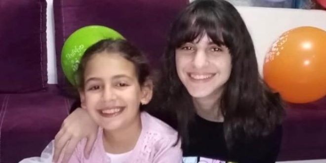 Kız kardeşleri deprem ayırdı