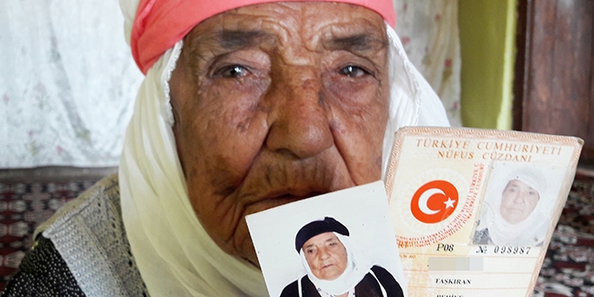 102 ya��ndaki kad�n koronavir�s� yendi