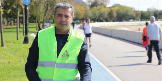 Bisiklette can g�venli�i i�in g�nd�z far� uyar�s�