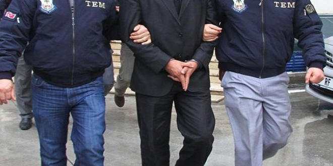 Yunanistan'a kamaya hazrlanan 2 FET phelisi tutukland