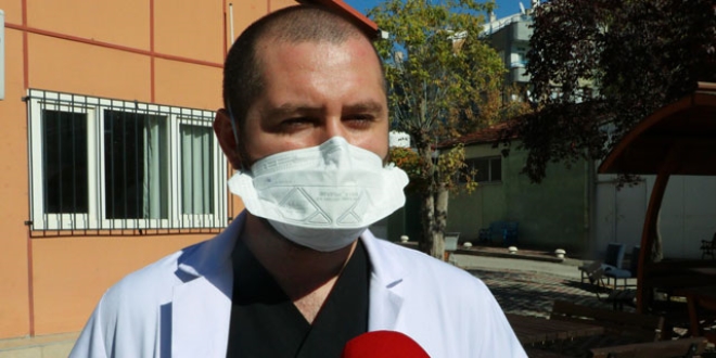 Doktorlar adına sahte hesap açtılar, hastaları dolandırdılar