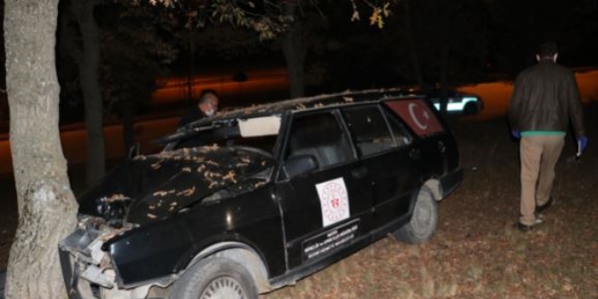 Filyasyon ekibini taşıyan otomobil ağaca çarptı: 3 yaralı