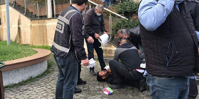 Bursa Adliyesinde bıçaklı kavga: 4 yaralı