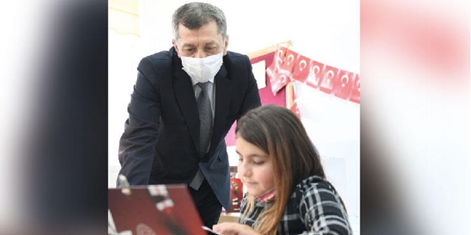 Bakan Selçuk: EBA'ya saldırı var sandık, meğer bizim öğrencilermiş