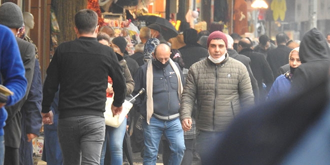 Gazianteplileri ne korona ne de soğuk hava evde tutamıyor