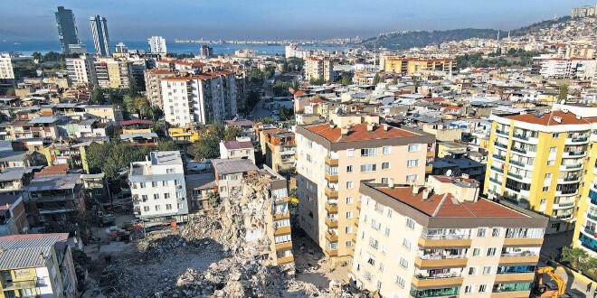 Sağlık çalışanı evsiz kaldı