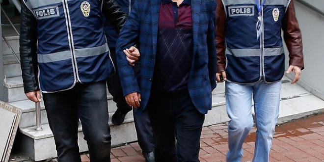 Halen görevde 26 öğretmen terörden gözaltına alındı