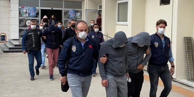 17 ilde çok sayıda ev kadınını dolandırdılar