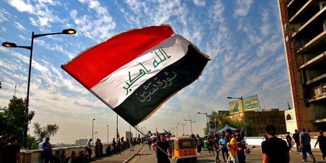 Irak'ta maalar iki aydr denmeyen memurlar greve gitti
