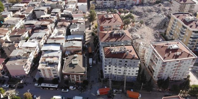 Depremin ardından İzmir'de emlak dolandırıcılığı!