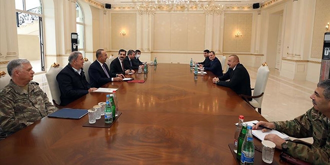 Cumhurbakan Aliyev, avuolu ve Akar ile grt