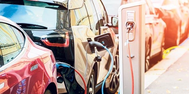 Otoda 'elektrikli' trend devam ediyor