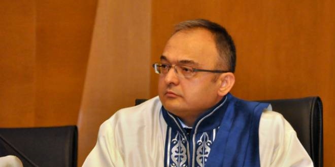 Eski rektörün FETÖ'den yargılanmasına devam edildi