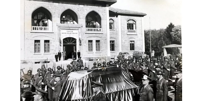 Hulki Cevizoğlu: Atatürk'e yanlış tedavi uygulandı