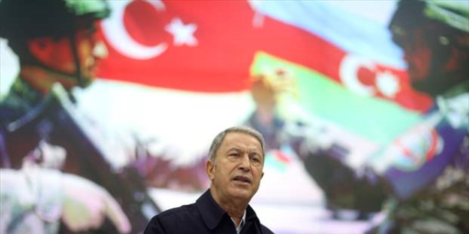 Bakan Akar, Karabağ'ın işgalden kurtarılması törenine katıldı