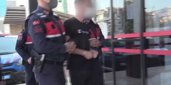 Aranan cinayet zanlısı berberde tıraş olurken yakalandı