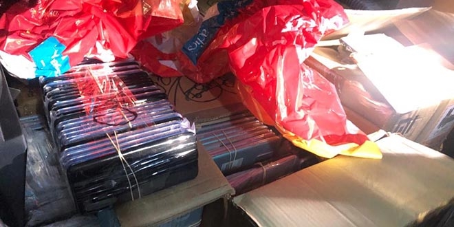 Konsoloslu�a ait ara�tan ka�ak cep telefonu ��kt�