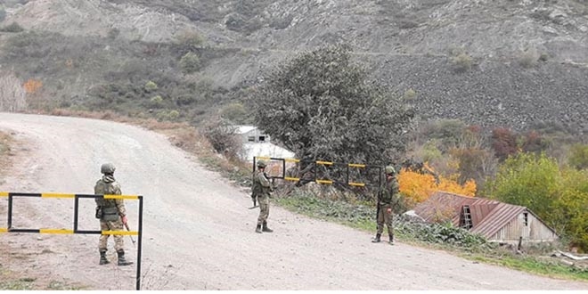 Dağlık Karabağ'a gelen Rus barış güçleri ilk kez görüntülendi