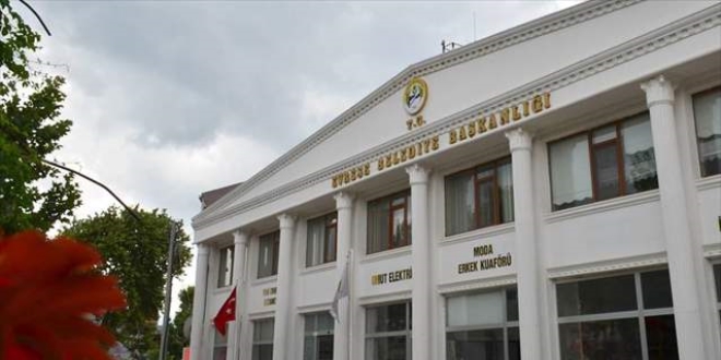Doktor belediye başkanı belde halkını salgına karşı anons yaparak uyardı