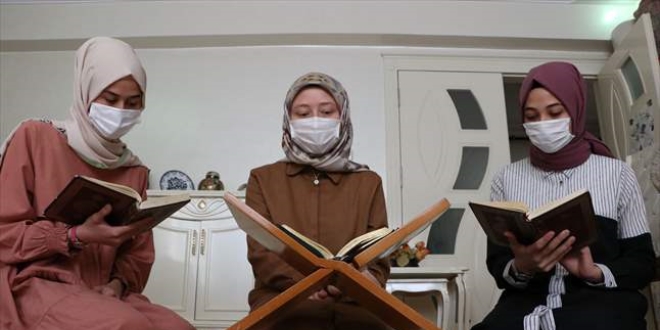 Hafız 3 kız kardeşin tıp fakültesi başarısı