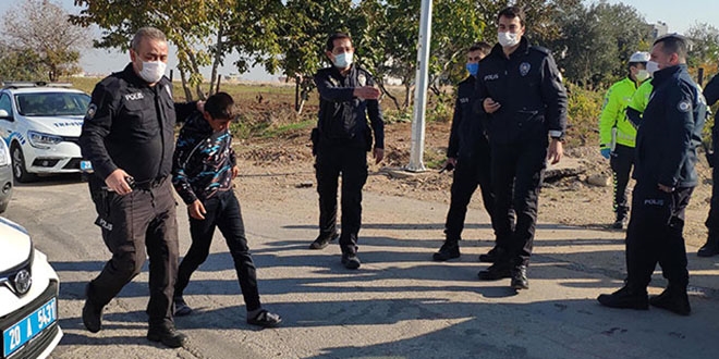 Minibüsle 15 kilometre kaçtılar, böyle yakalandılar
