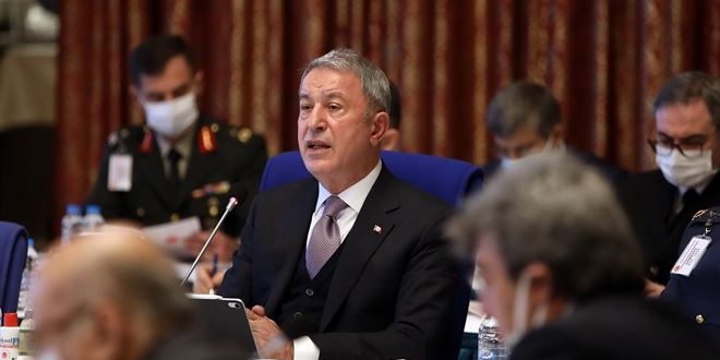 Bakan Akar'dan çok sayıda albayın emekli edildiği iddiasına yanıt