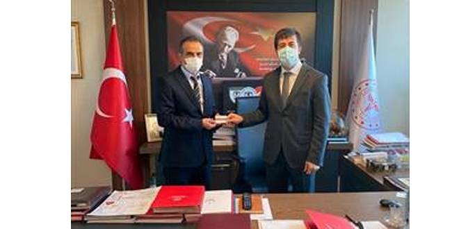 Sa�l�k Bakanl��� y�neticileri ve personelinden organ ba����