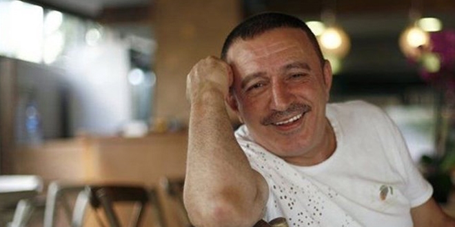 Mustafa Topalolu canl yaynda kalp krizi geirdi