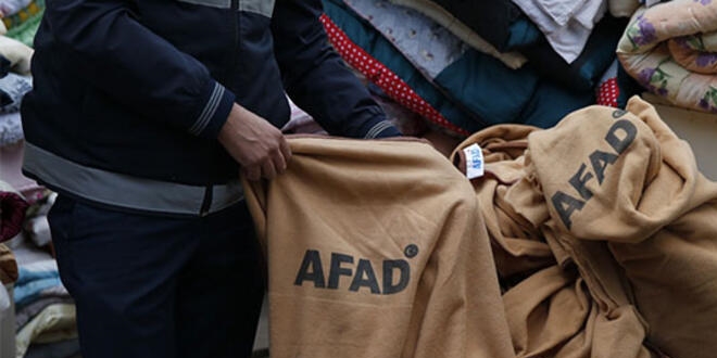 Depremzedeler i�in getirilen battaniyeleri satt�klar� belirlendi