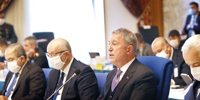 Bakan Akar: TSK'da kadın general olacak